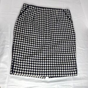 Forever 21 Women’s Knee Length Classy Skirt Black/ White Size S